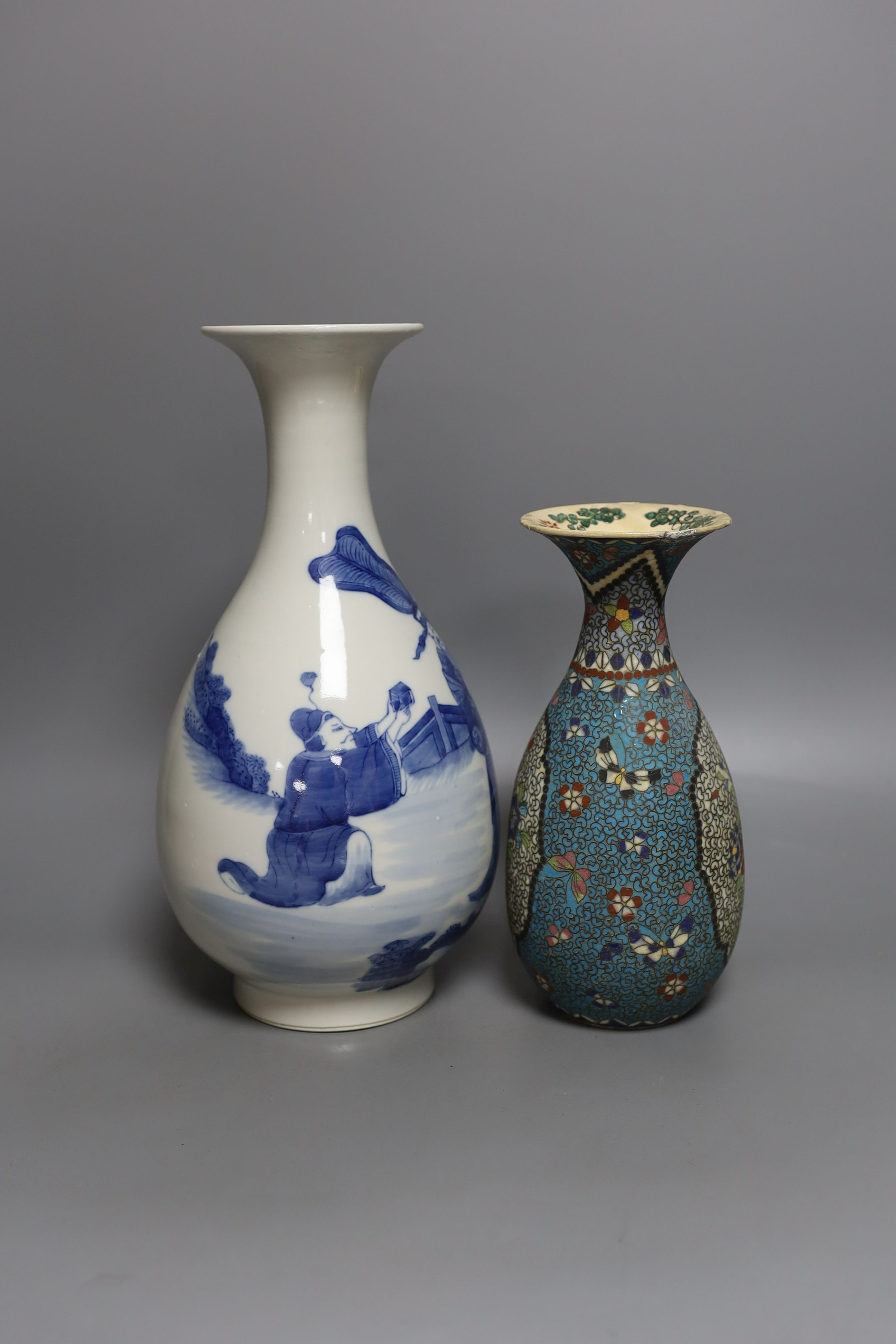 A Chinese blue and white pear-shaped vase and a Japanese ceramic cloisonné vase, tallest 29cm